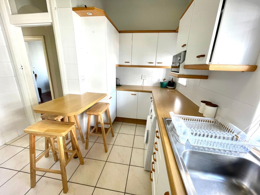 To Let 2 Bedroom Property for Rent in Bantry Bay Western Cape